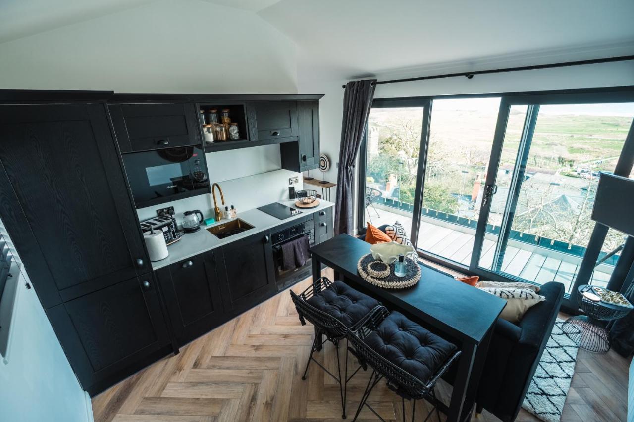 Priory Bay Escapes - Visum Apartment Тенби Екстериор снимка