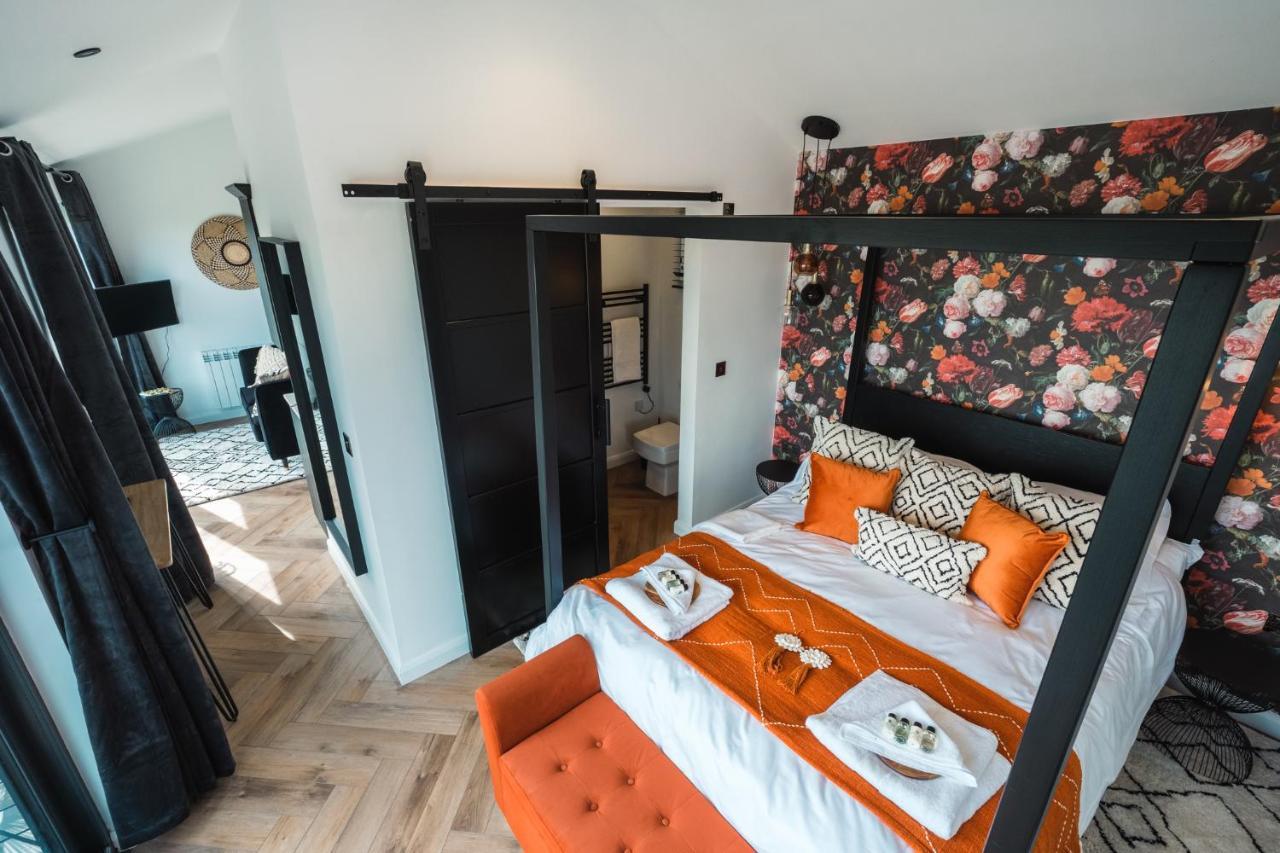 Priory Bay Escapes - Visum Apartment Тенби Екстериор снимка