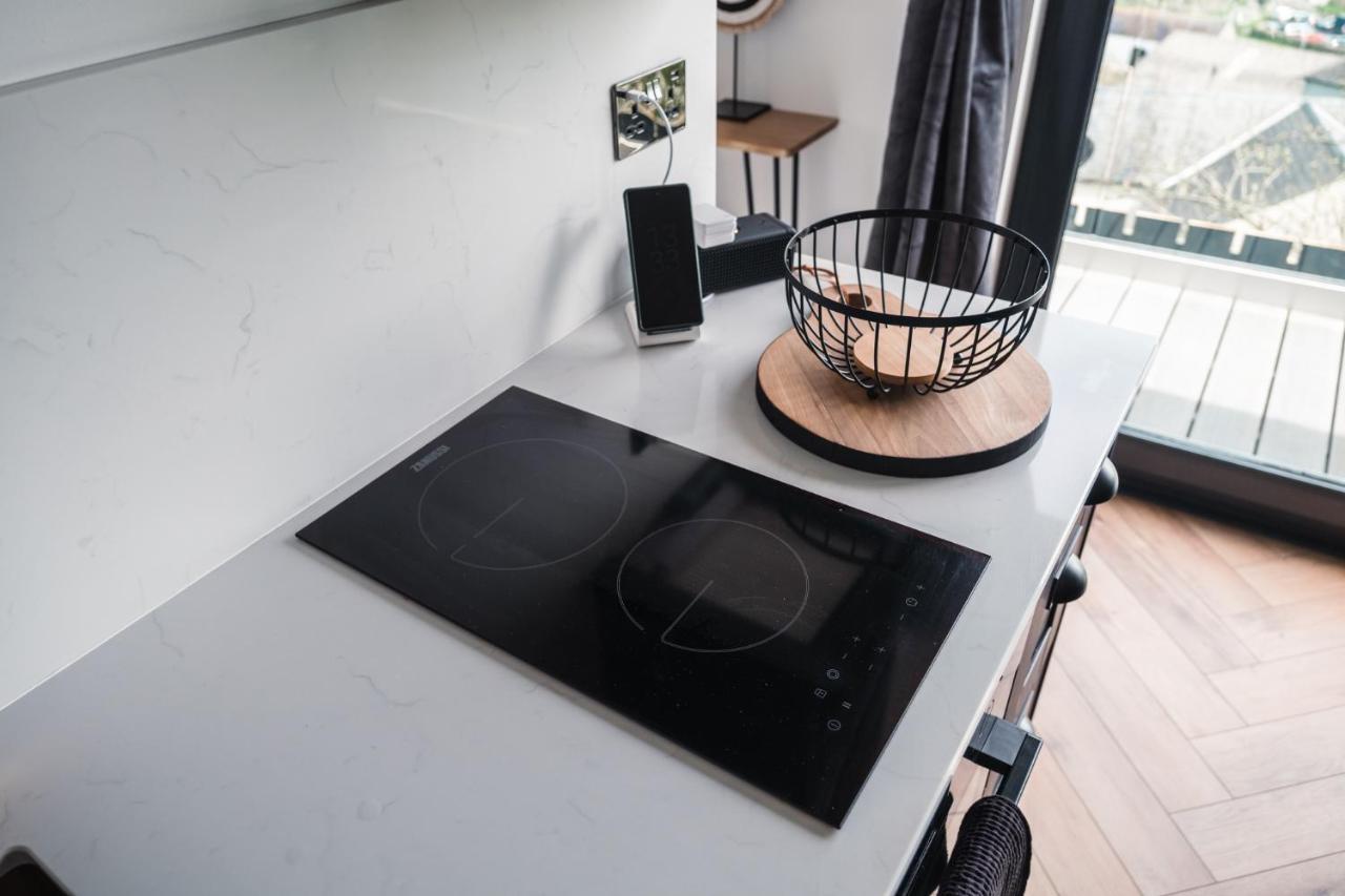 Priory Bay Escapes - Visum Apartment Тенби Екстериор снимка